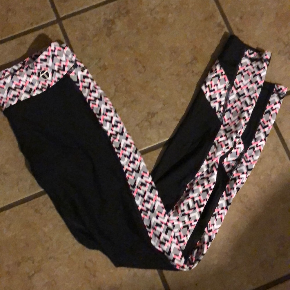 Like new Trina Turk workout leggings sz small